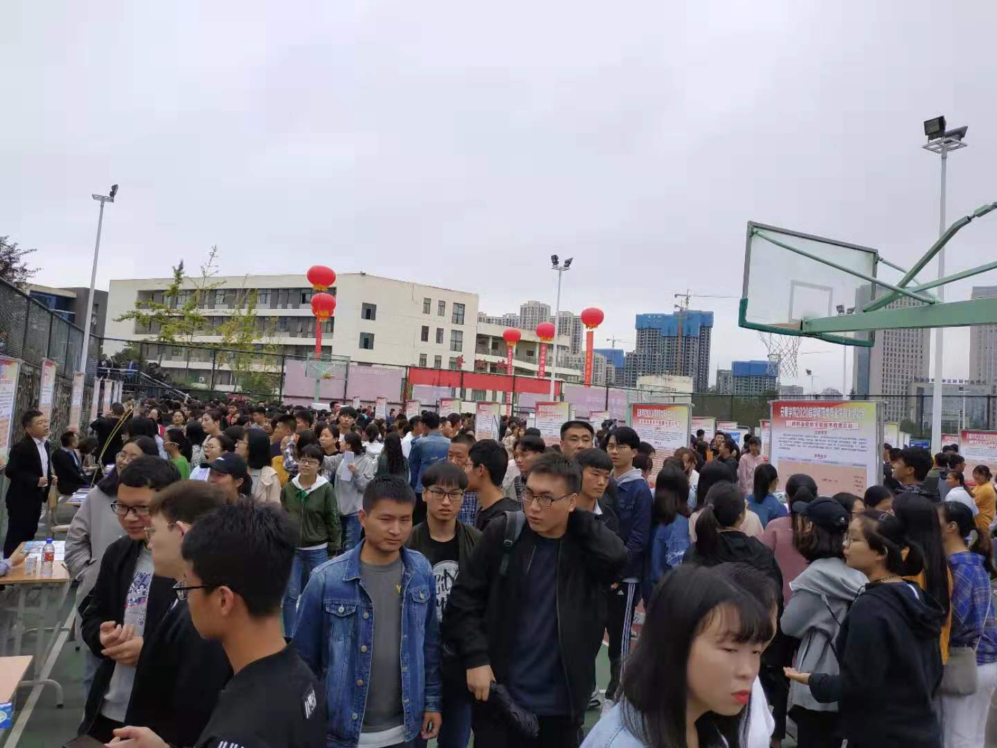 熱烈祝賀安康學(xué)院2020屆非師范類畢業(yè)生就業(yè)洽談會成功舉辦！